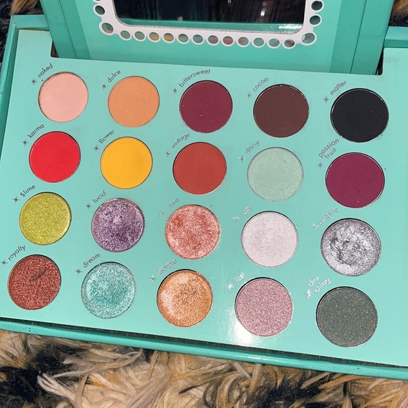 BH Cosmetics Palette (UWT) - Picture 3 of 5